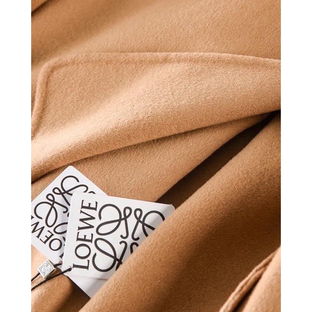 Áo dạ lowe size S màu nâu be xịn xò