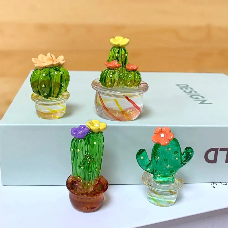 Cây Xương Rồng Hoạt Hình Bằng Nhựa Resin Để Bàn Trang Trí Nhà
