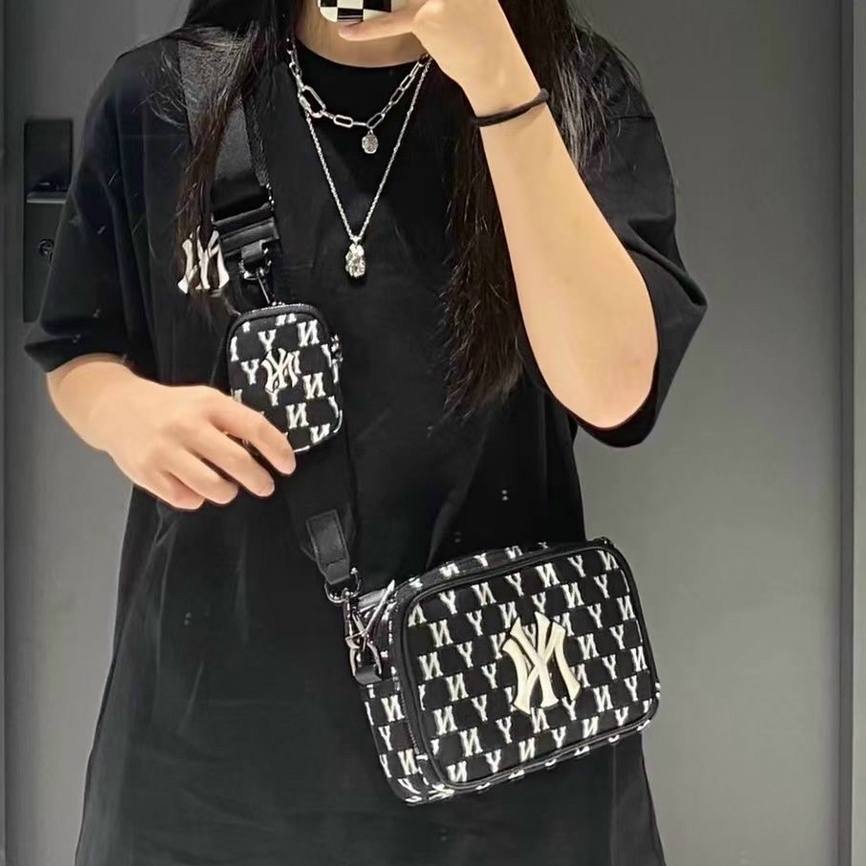 Túi đeo chéo M.LB chữ nhật size 18 dây vải bản to Jacquard monogram hàng chuẩn