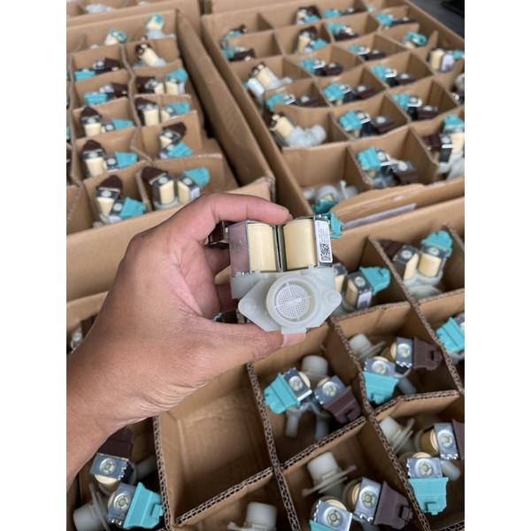 Van Cấp Nước Máy Giặt Electrolux Chính Hãng