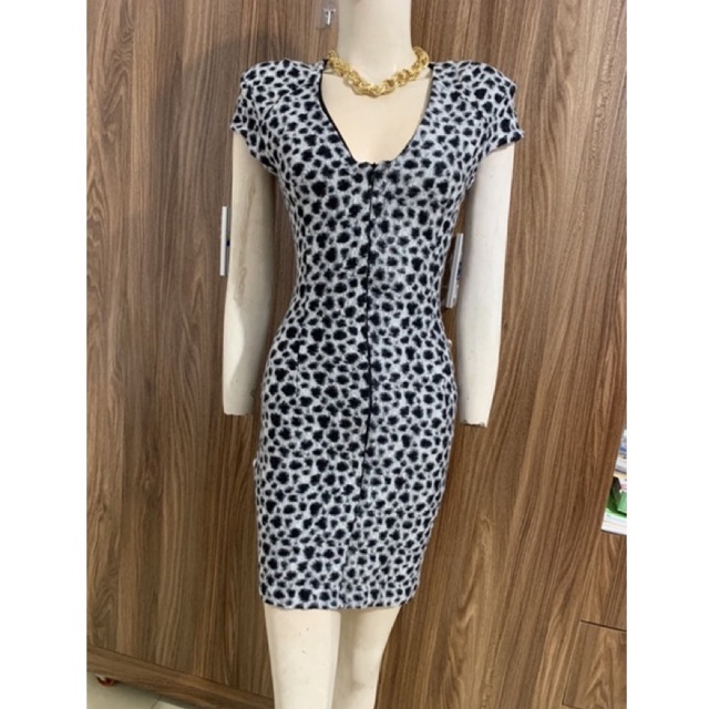 Váy dạ ép lông rằn ri,cổ tim size S-M,đầm thanh lý
