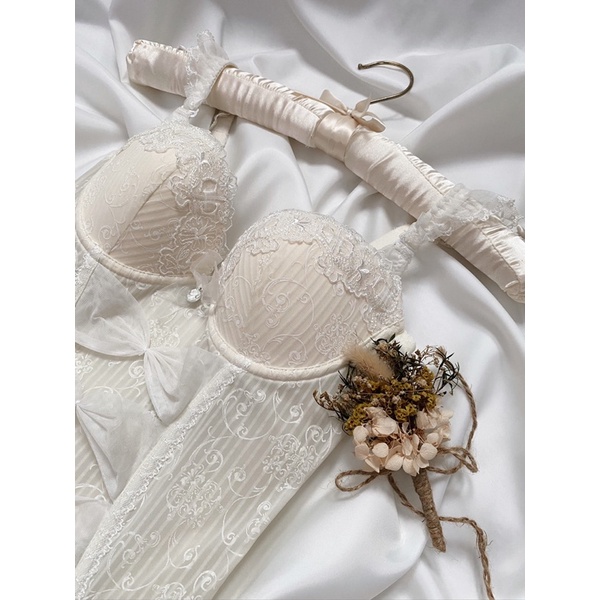 Áo corset E BờLin ren nơ tiểu ther 2hand
