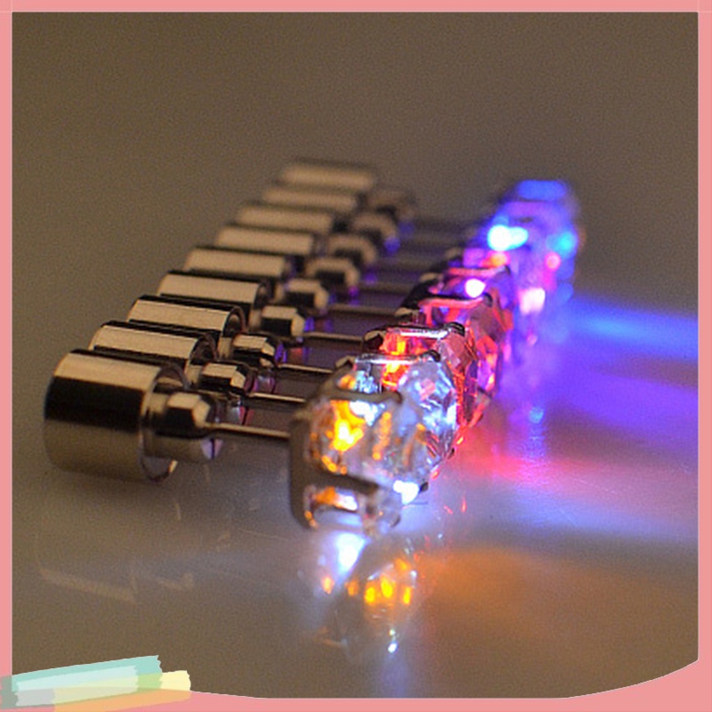 Đôi khuyên tai hình vuông có đèn led phát sáng thời trang cho nữ kèm pin nút