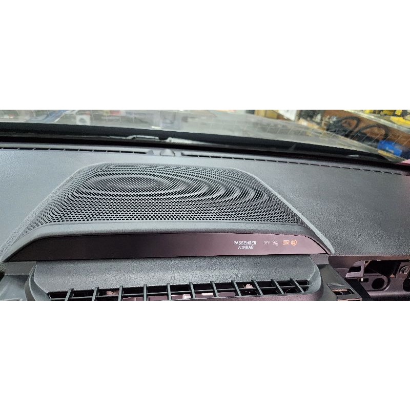 Mặt dưỡng loa trung tâm xe Ford 2023