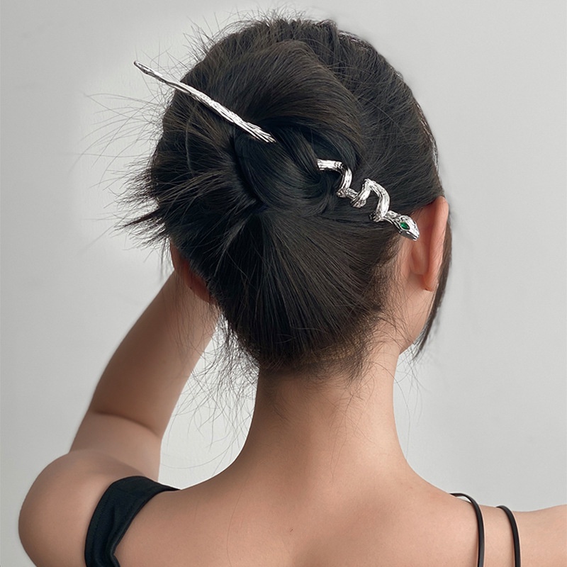 Trâm cài kim loại hình rắn đẹp quyến rũ cá tính búi tóc sang trọng Tatitava