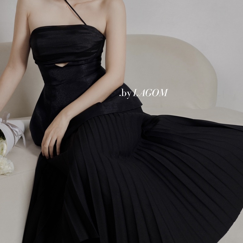 LAGOM - Chân váy nữ xếp ly dài cutout lạ mắt chất chất liệu linen Thái cao cấp dày dặn