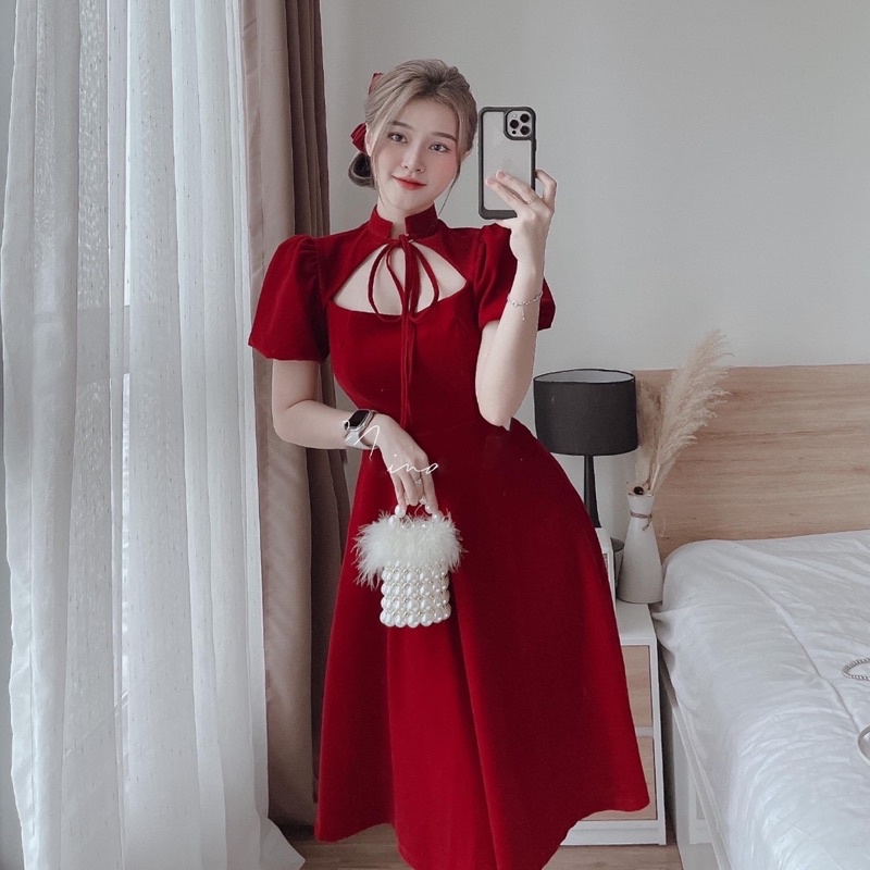 Đầm nhung cổ trụ dáng dài