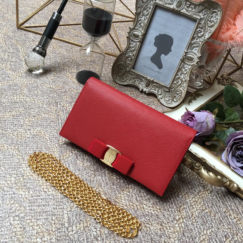 Ví cầm tay da thật thời trang cao cấp Salvatore Ferragamo phong cách sang trọng, thời thượng