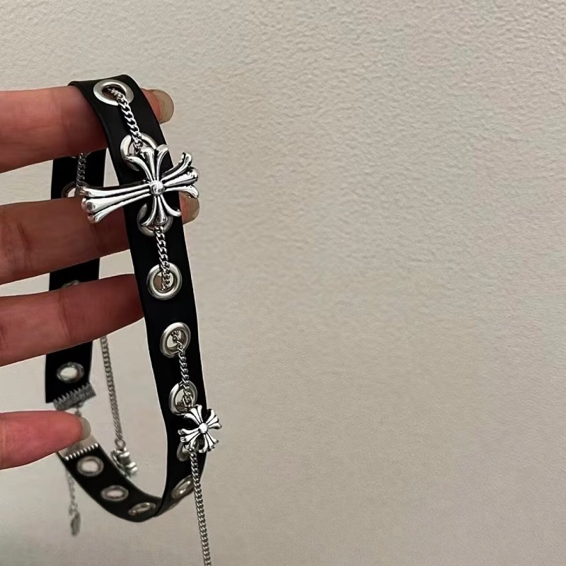 Vòng Cổ Choker Da Ngắn Màu Đen Phối Mặt Thánh Giá Phong Cách Retro