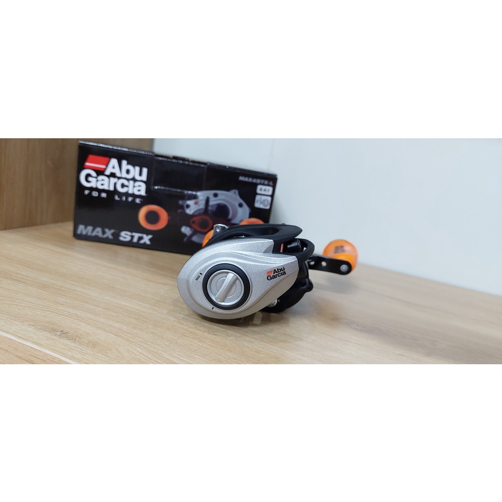 Máy câu ngang AbuGarcia - MAX STX