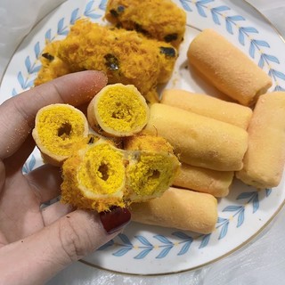 Bánh ống cuộn ruốc gà cay