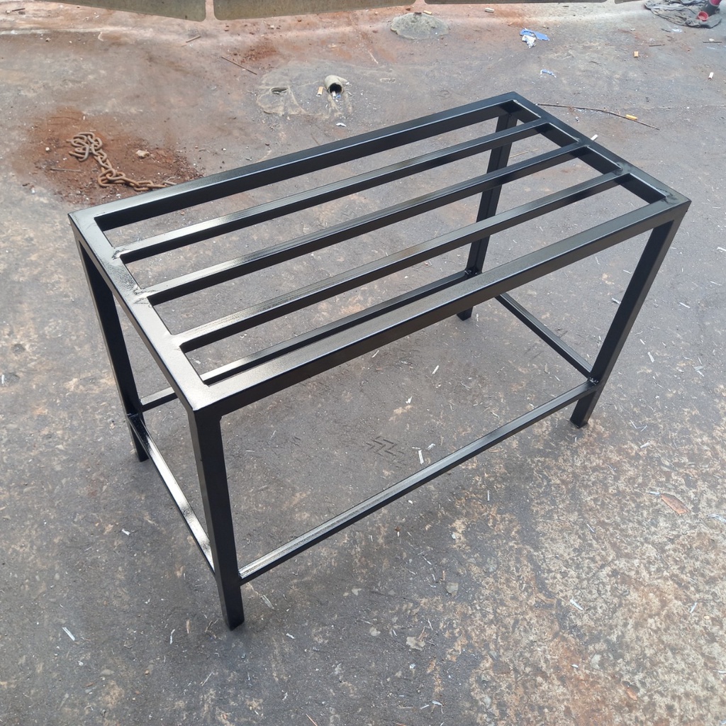 Kệ sắt KT 60x30x(30-50)cm, thép 20x20mm mạ kẽm sơn màu, dùng để kê chậu cây trong và ngoài trời, chân nút nhựa