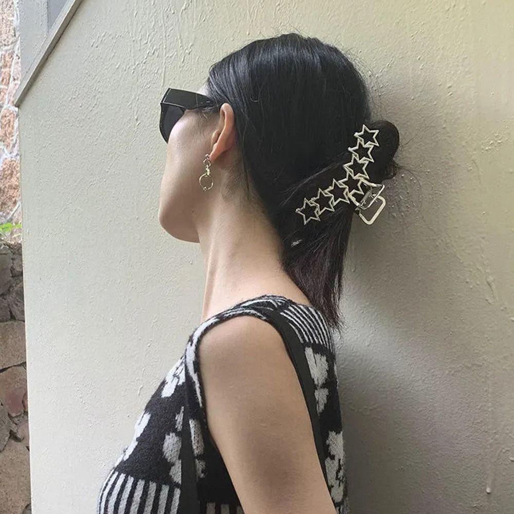 Kẹp Tóc Hình Cá Mập Lớn Trái Tim Rỗng Cho Nữ