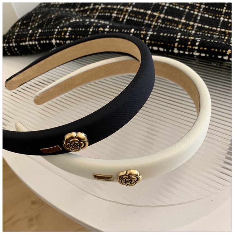 Băng Đô Xốp Màu Đen Đính Hoa Trà Phong Cách Hàn Quốc Cổ Điển