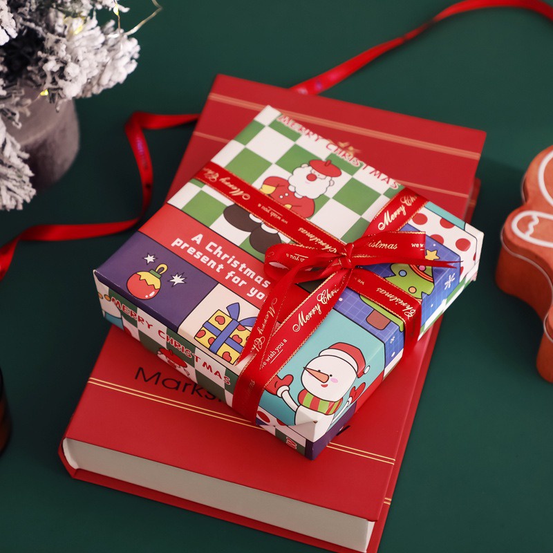 GIẤY GÓI QUÀ KÈM TÚI ĐỰNG QUÀ GIÁNG SINH, NOEL HỌA TIẾT XINH XẮN