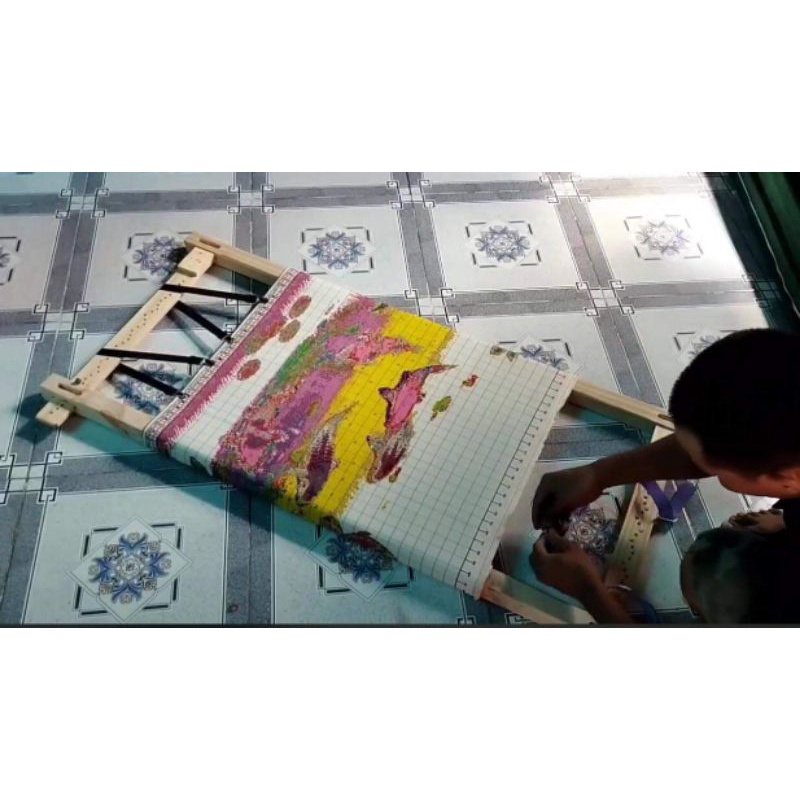 Khung thêu tranh bằng gỗ 100x60cm