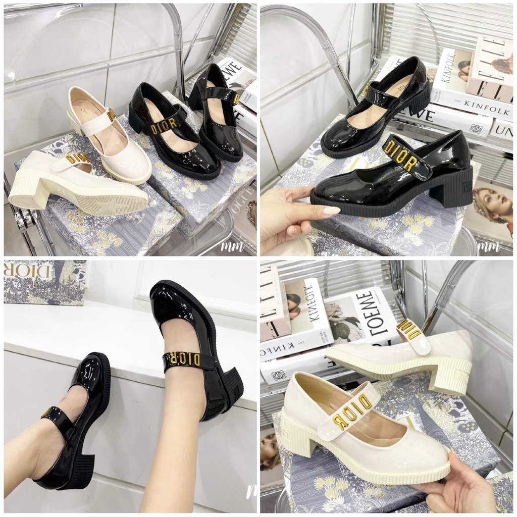 Giày CD dáng lolita da bóng gót 5p có in họa tiết logo hãng xịn xò, có 2 màu đen và trắng kem, quai dán tiện lợi.