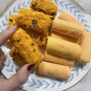 Bánh ống cuộn ruốc gà cay