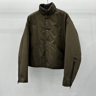 Áo phao trần bông dáng boxy phong cách streetwear