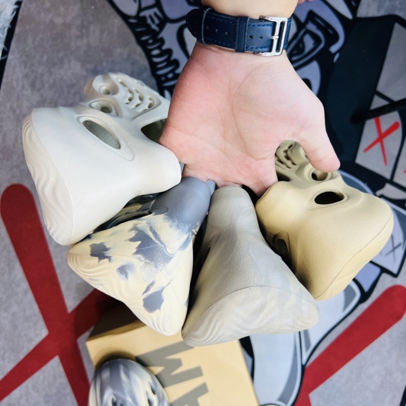 Sneaker YZ Foam Runner Hàng SC