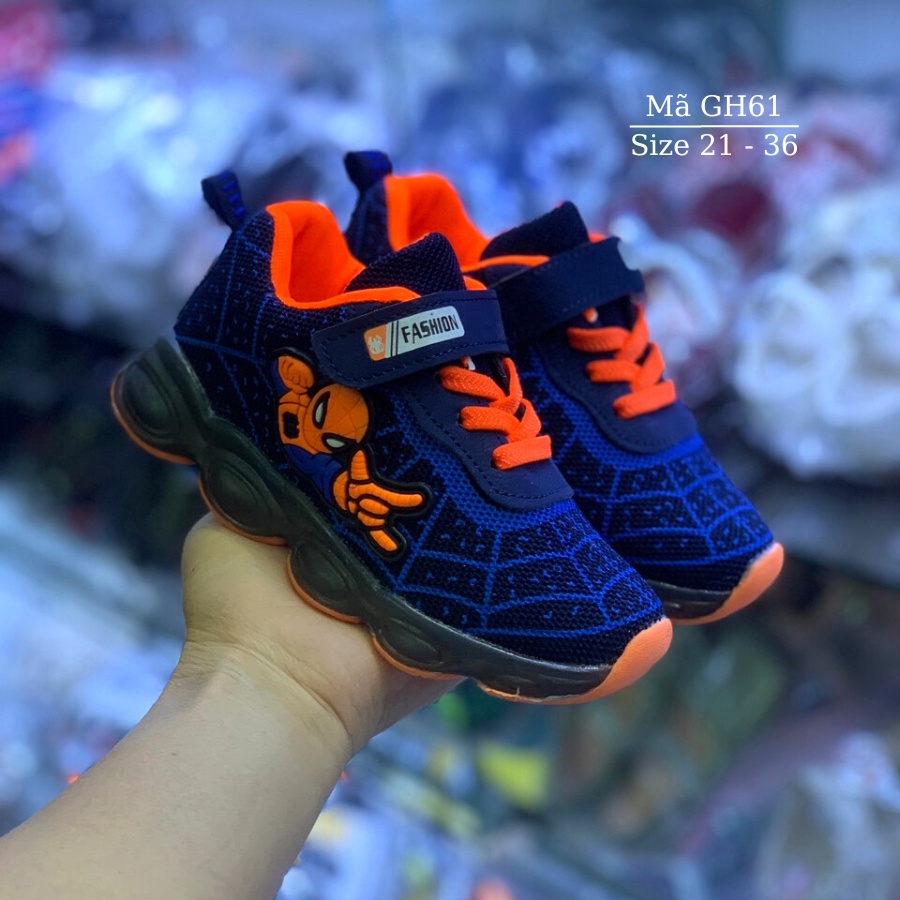 Giày bé trai hình siêu nhân có đèn LED 1 đến 10 tuổi màu xanh thể thao có đèn LED độc đáo phong cách Hàn Quốc GH61