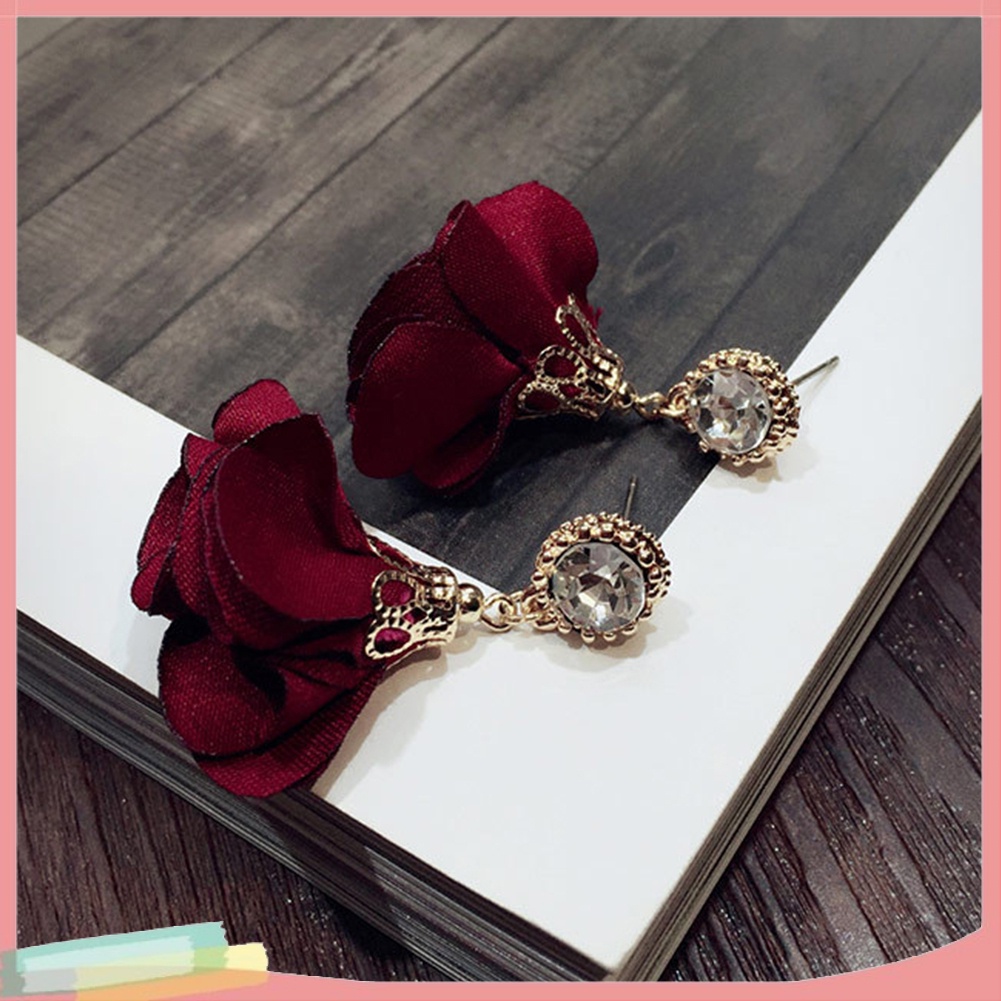 Đôi Khuyên Tai Hình Hoa Đính Kim Cương Giả Thời Trang Cho Nữ