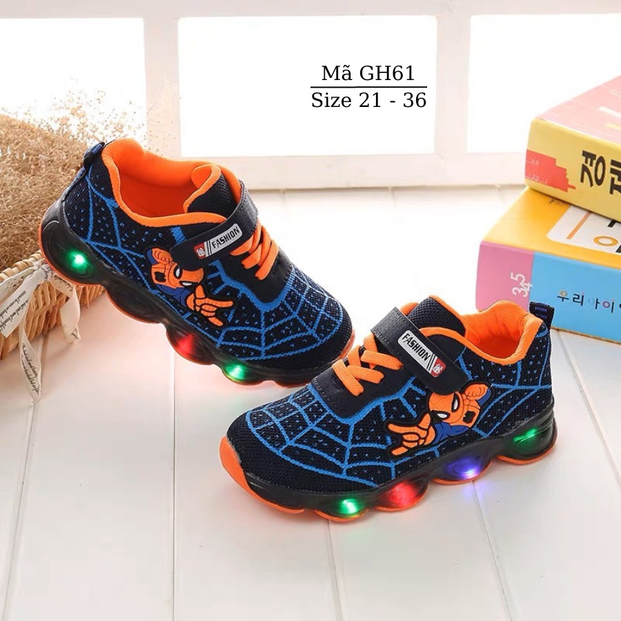 Giày bé trai hình siêu nhân có đèn LED 1 đến 10 tuổi màu xanh thể thao có đèn LED độc đáo phong cách Hàn Quốc GH61