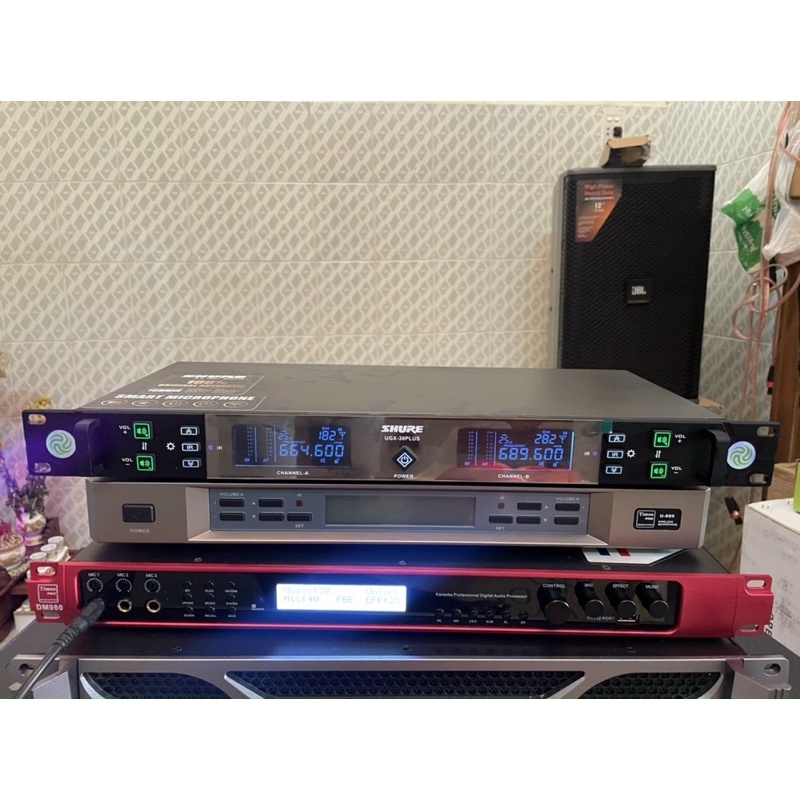 Micro không dây Shure UGX30 Plus  - Nhập khẩu loại 1 - Gia Khanh Shop