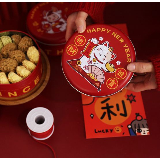 Hộp thiếc nhỏ đỏ mèo kèm giấy nến