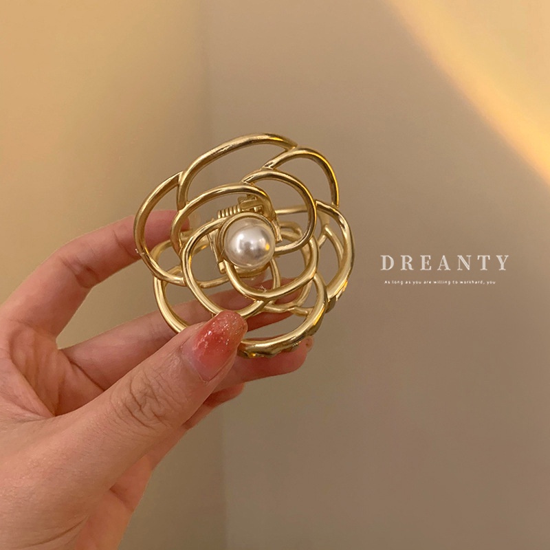 Kẹp Tóc Hình Cá Mập Đính Hoa Trà Và Ngọc Trai Giả Bằng Kim Loại Phong Cách Retro Thời Trang