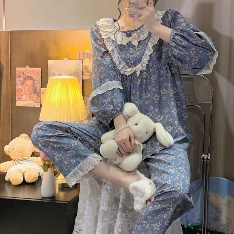 Bộ Đồ Ngủ Hai Mảnh Áo Tay Dài Phối Ren Hoa Ngọt Ngào Thời Trang Xuân Thu Cho Nữ