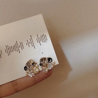 Larosa: Bông tai hoa đính hạt nữ tính sang chảnh