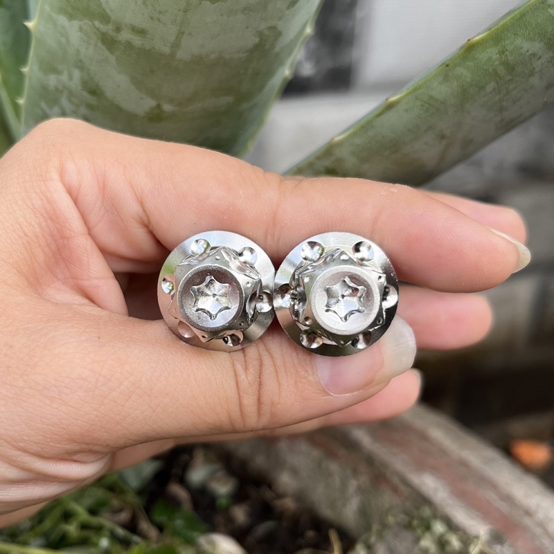 Ốc treo pô inox 304 cho xe máy