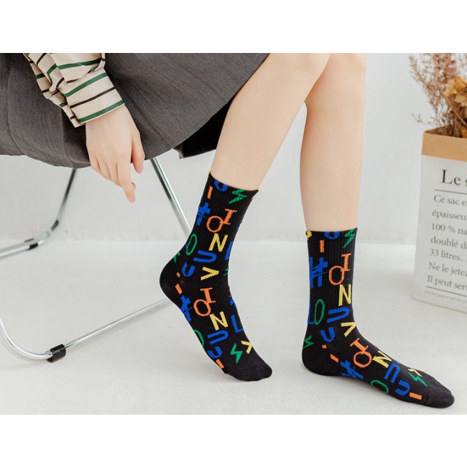 Vớ Tất chữ cái cổ cao Unisex đủ màu phong cách thể thao, năng động.