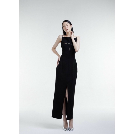 Đầm thiết kế đen dài xẻ tà
