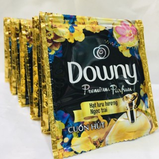 Dây nước xả Downy tinh dầu thơm Cuốn hút 10 gói x 20ml