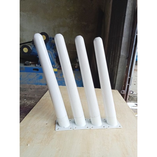 Chân bàn tròn gỗ tần bì sơn trắng, mặt bích thép sơn tĩnh điện ống lồng chân cao 40cm LikiDecor