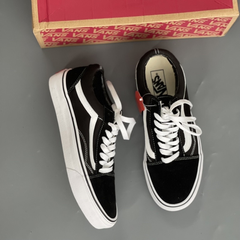 Giày Thể Thao Đơn Giản