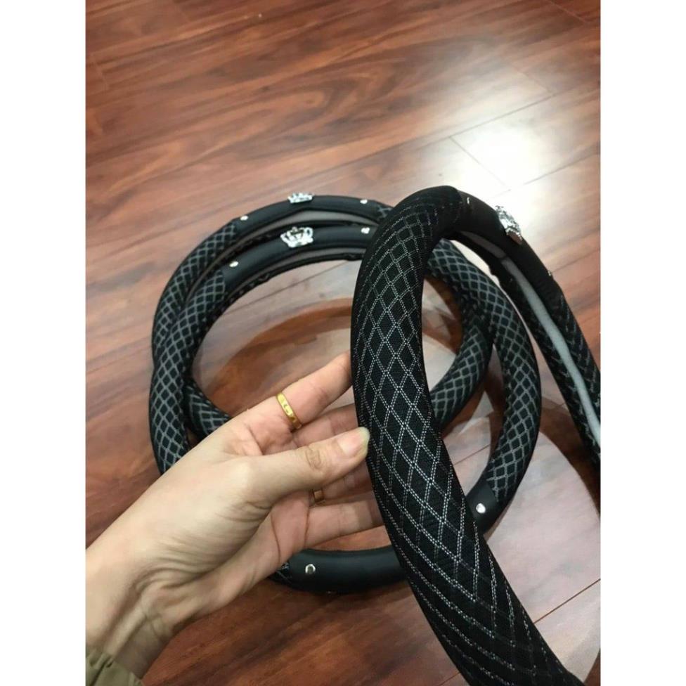 Bọc vô lăng ô tô đính đá Cao Cấp gắn Vương Miện Cao Cấp