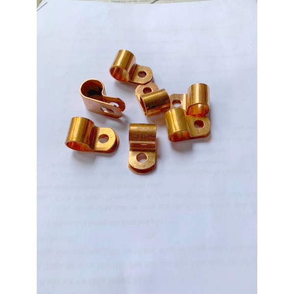 Kẹp định vị cáp thoát sét trên tường