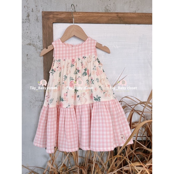 Đầm thiết kế cho bé Xô Muslin phối màu caro hồng