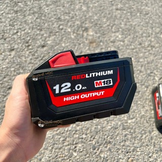 Pin Milwaukee 18v ( Hàng chính hãng )