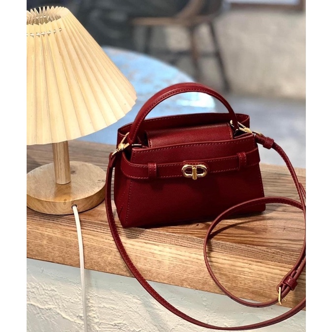 Túi xách Charles and Keith ba màu đen, trắng, đỏ