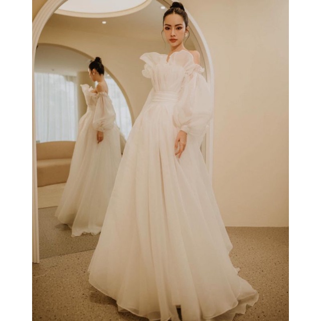 Cặp tay voan rời phối trang phục siêu phồng