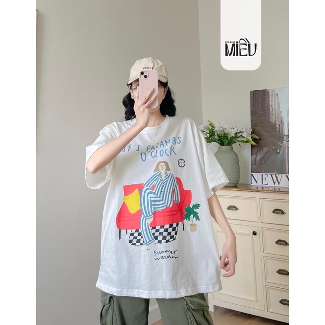 Áo thun in hình It's Pajamas O'clock màu trắng Miều Est.2013