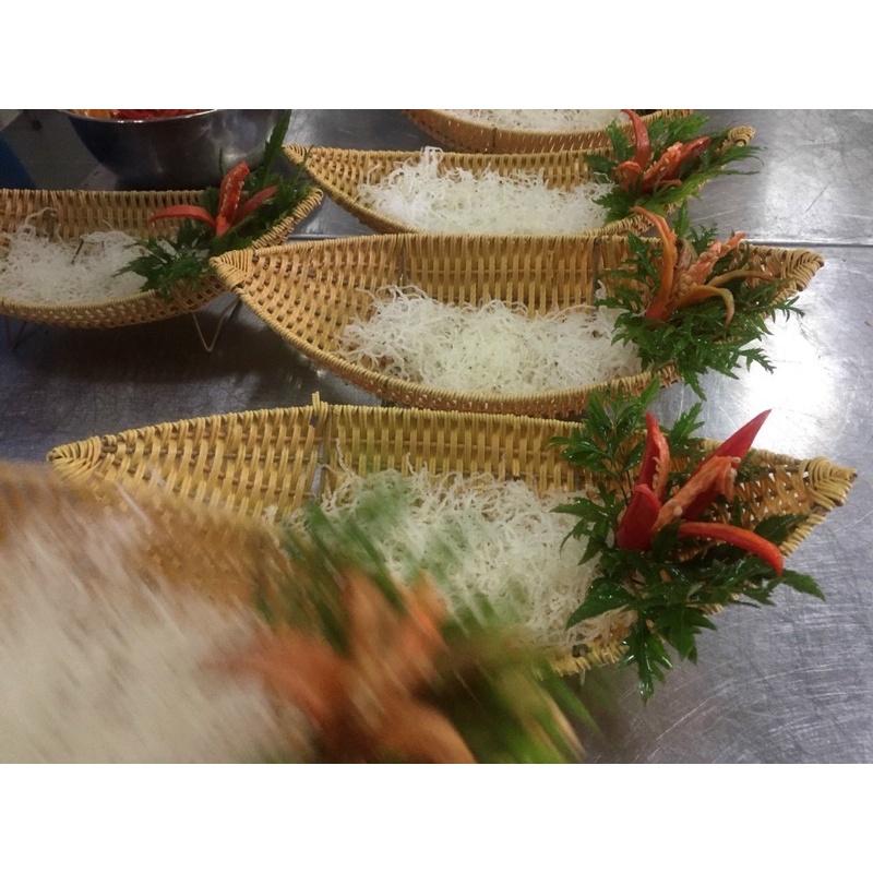 Khay nhựa giả mây hình thuyền đựng bánh kẹo, hoa quả