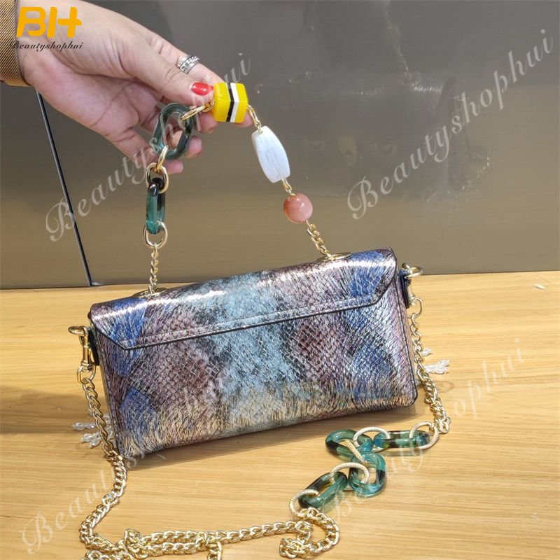 Túi Đeo Chéo Da Bò Phối Dây Xích Dáng Vuông Nhỏ Đính Hạt Và Tua Rua Thời Trang 2022 Cho Bạn Gái