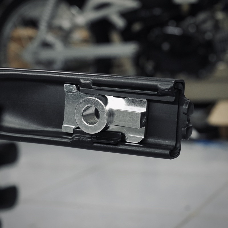 Bát tăng sên Ex135 4S cnc có nẹp gắp