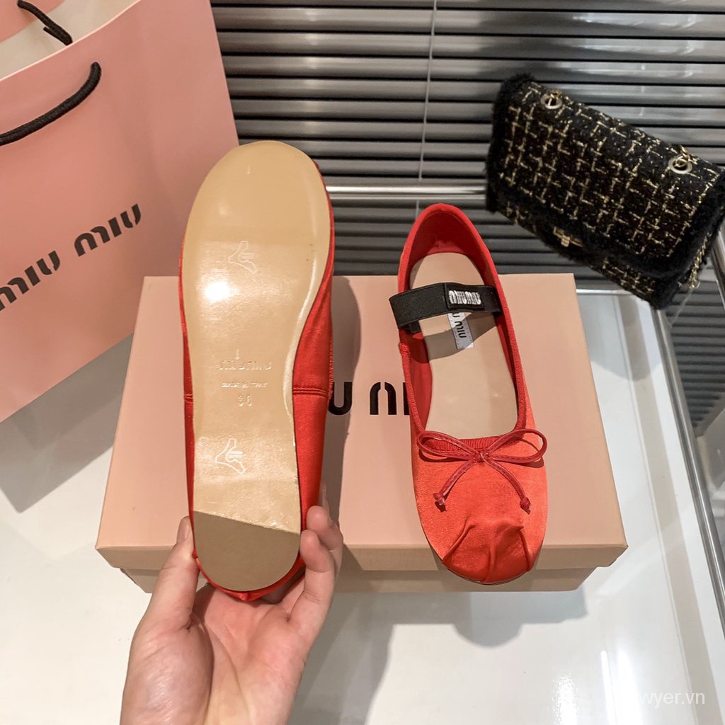 MIU MIU Giày Múa Ba Lê Đế Bằng Phong Cách Mới 7MR0