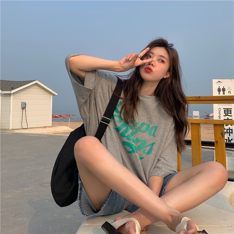 IELGY  IELGY Áo Thun Tay Ngắn Dáng Rộng In Chữ Phong Cách Mỹ Thời Trang Cho Nữ